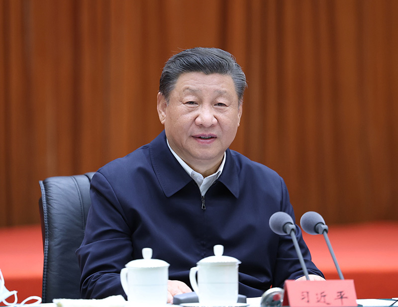 6月7日至8日,中共中央总书记、国家主席、中央军委主席习近平在内蒙古考察。这是8日上午,习近平在呼和浩特听取内蒙古自治区党委和政府工作汇报并发表重要讲话。 6月7日至8日,中共中央总书记、国家主席、中央军委主席习近平在内蒙古考察。这是8日上午,习近平在呼和浩特听取内蒙古自治区党委和政府工作汇报并发表重要讲话。